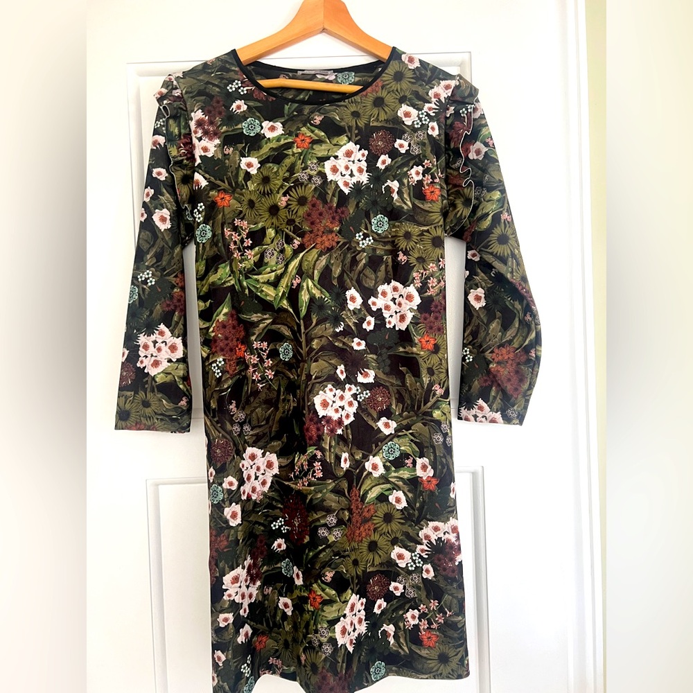 Women’s Zara green/black floral sheath dress, size Medium